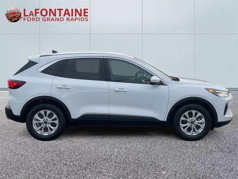 Used 2023 Ford Escape Active w/ Tech Pack #2 image 8