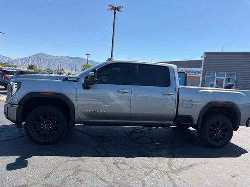 Used 2024 GMC Sierra 3500 AT4 w/ AT4 Premium Plus Package AWD/4WD image 13