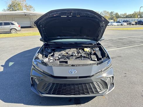 New 2025 Toyota Camry Hybrid FWD image 38