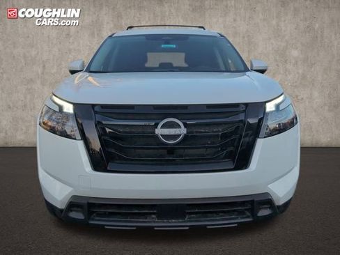 New 2025 Nissan Pathfinder SV w/ Black Appearance Package image 2