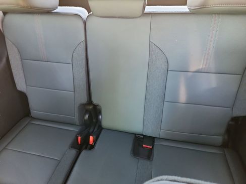 New 2026 GMC Acadia AT4 w/ Luxury Package AWD/4WD image 10