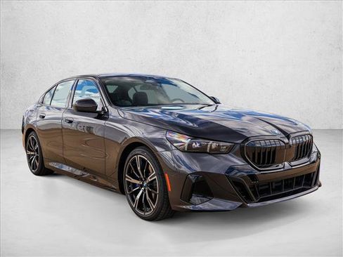 New 2027 BMW 550e xDrive AWD/4WD image 3