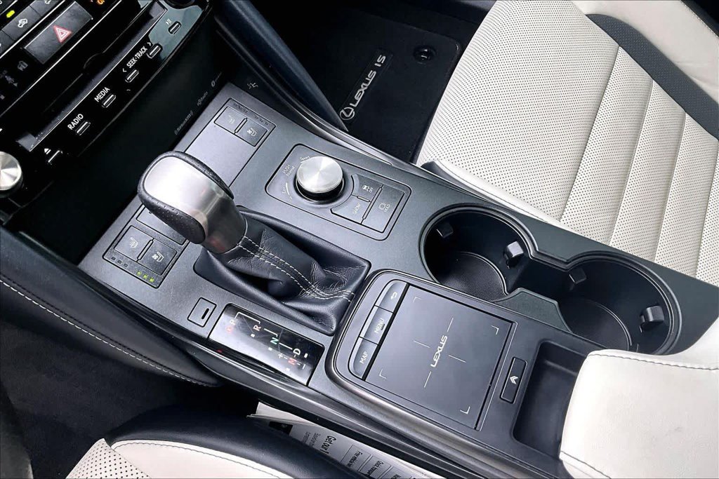 Used 2022 Lexus IS 350 F Sport w/ Navigation Package RWD image 16