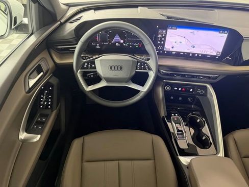 Used 2025 Audi Q5 Premium w/ Convenience Package AWD/4WD image 11