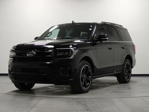 Used 2024 Ford Expedition Limited image 8