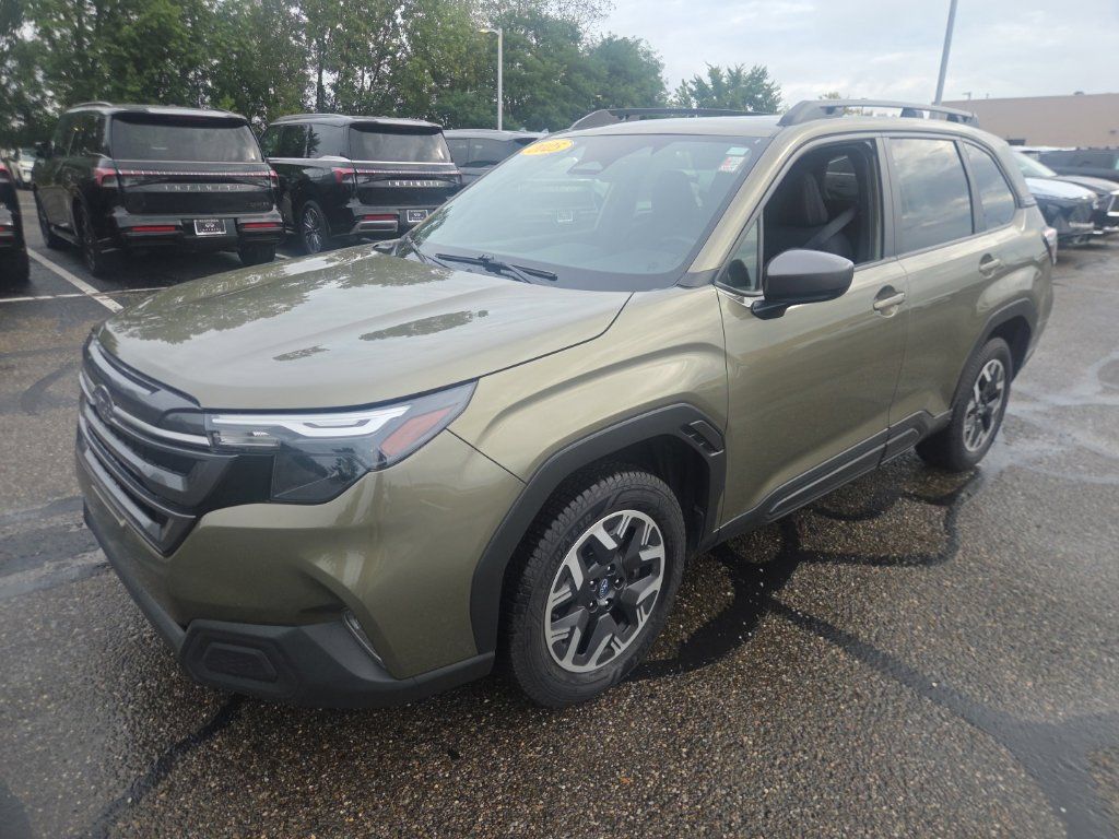 Used 2025 Subaru Forester Premium AWD/4WD image 2