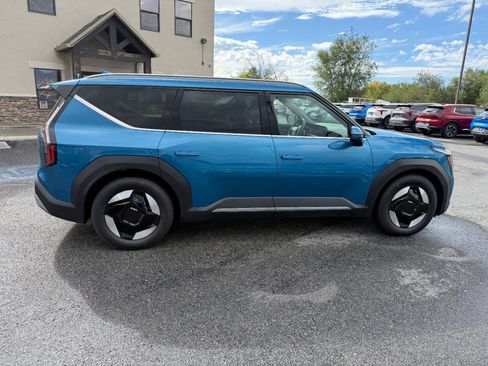 Used 2024 Kia EV9 Wind AWD/4WD image 9