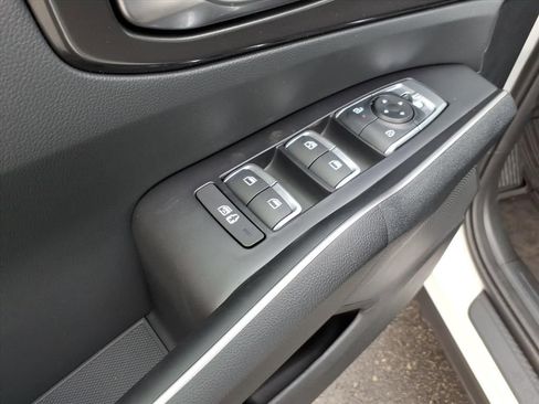 Used 2026 Kia Sorento LX FWD image 13