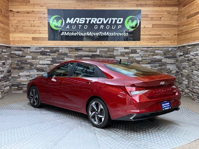 Certified 2023 Hyundai Elantra Limited w/ Preferred Accessory Package FWD image 8