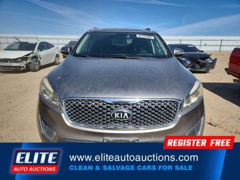 Used 2016 Kia Sorento AWD w/ LX Convenience Package image 9