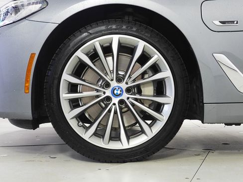 Certified 2023 BMW 530e 530e iPerformance w/ Convenience Package image 5