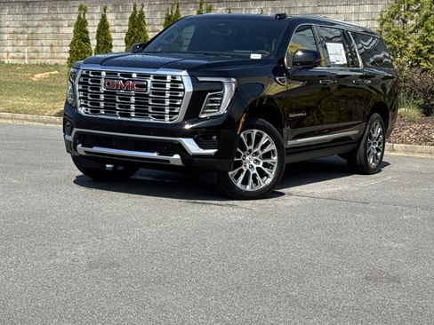 New 2026 GMC Yukon XL Denali w/ Denali Reserve Package image 6