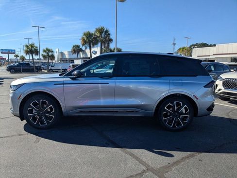 New 2026 Lincoln Nautilus Reserve image 8