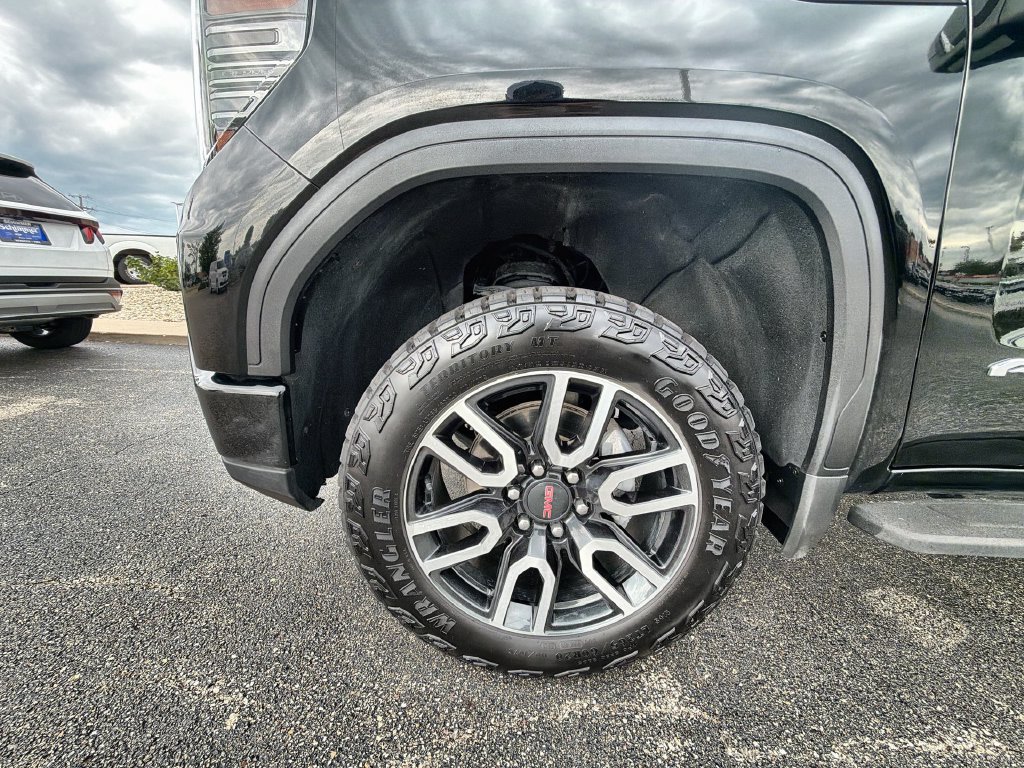 Used 2024 GMC Sierra 1500 AT4 w/ Technology Package AWD/4WD image 18