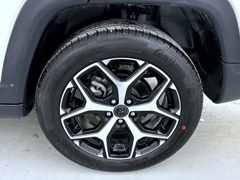 Certified 2025 Jeep Compass Limited image 22