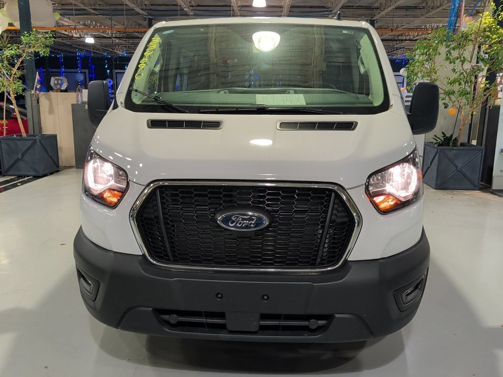 Used 2025 Ford Transit 250 Low Roof w/ Exterior Upgrade Package RWD image 4