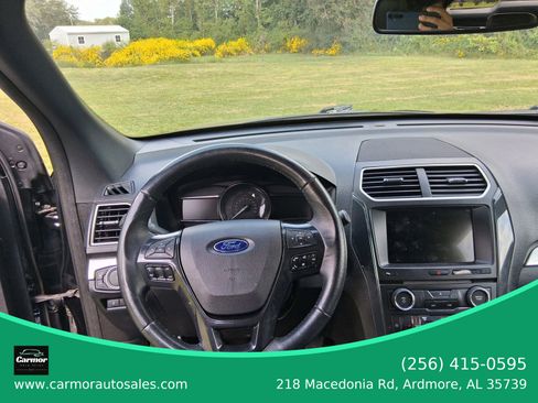 Used 2017 Ford Explorer XLT w/ Equipment Group 202A image 7