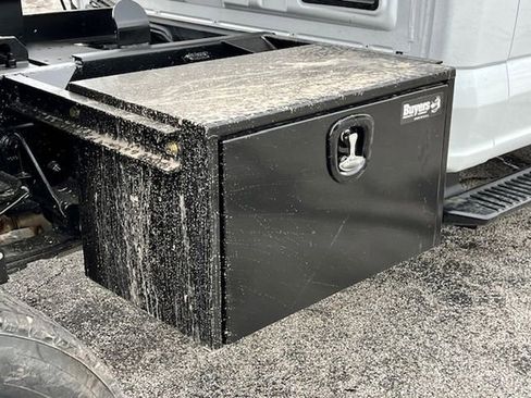 New 2025 Ford F550 4x4 Regular Cab Super Duty image 22