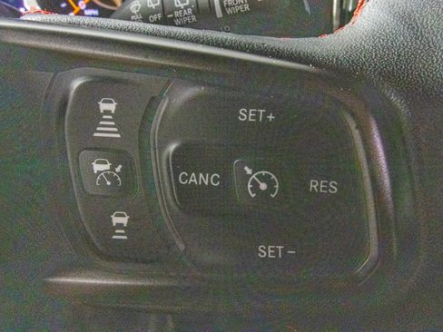 Used 2024 Jeep Wrangler Rubicon w/ Convenience Group AWD/4WD image 30
