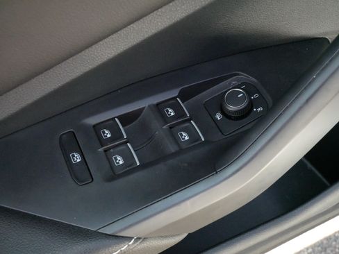 Certified 2025 Volkswagen Jetta Sport FWD image 19