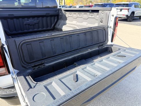 New 2025 Chevrolet Colorado ZR2 w/ Off-Road Front Bumper Package AWD/4WD image 8