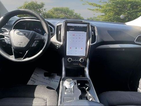 Certified 2021 Ford Edge SE FWD image 16
