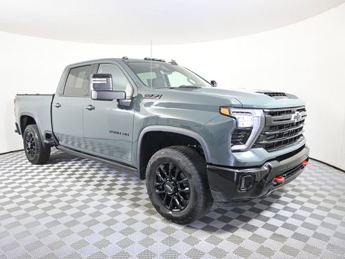 Used 2025 Chevrolet Silverado 2500 LTZ w/ LTZ Plus Package AWD/4WD image 10