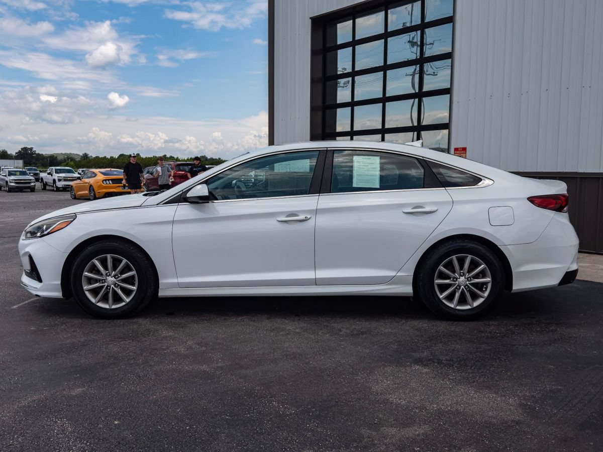 Used 2018 Hyundai Sonata SE FWD image 2