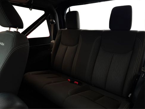 Used 2017 Jeep Wrangler Sahara w/ Connectivity Group image 13