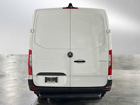 Used 2025 Mercedes-Benz Sprinter 2500 image 4