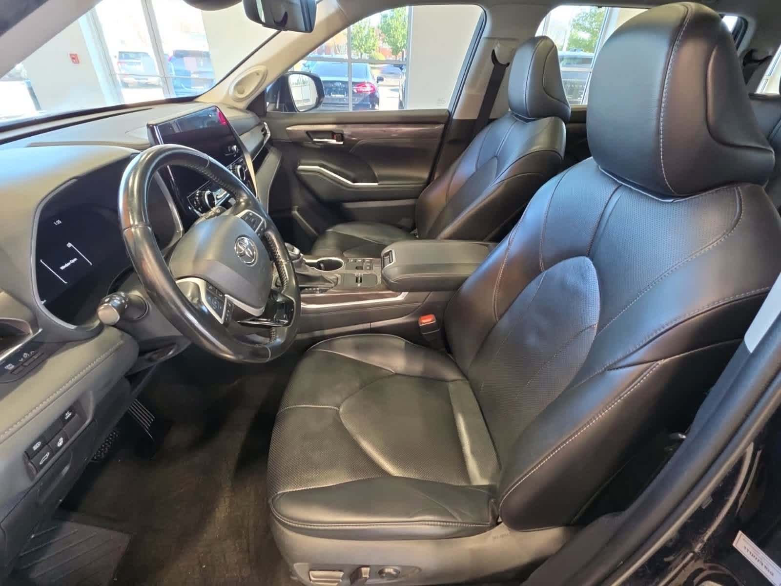 Used 2023 Toyota Highlander Limited AWD/4WD image 17