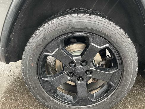 Used 2021 Jeep Grand Cherokee Freedom Edition image 17