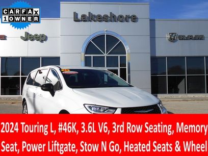 Certified 2024 Chrysler Pacifica Touring-L