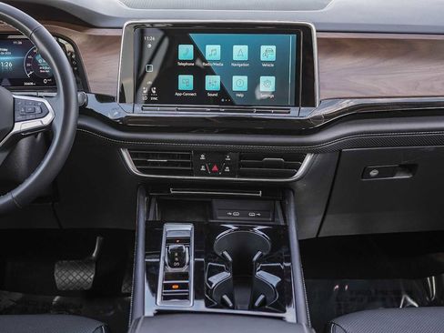 Certified 2024 Volkswagen Atlas SE image 13