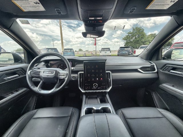 Certified 2026 GMC Acadia Elevation w/ Elevation Premium Package FWD image 19