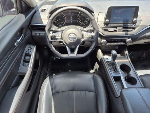 Used 2019 Nissan Altima 2.5 SR FWD image 13