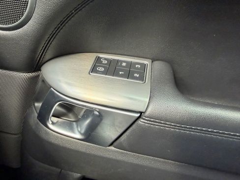 Used 2020 Land Rover Range Rover Sport SE AWD/4WD image 25