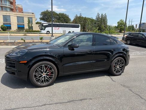 Certified 2026 Porsche Cayenne S AWD/4WD image 2