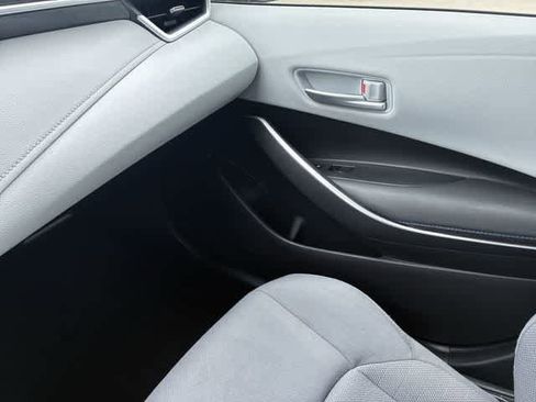 Used 2022 Toyota Corolla SE FWD image 31