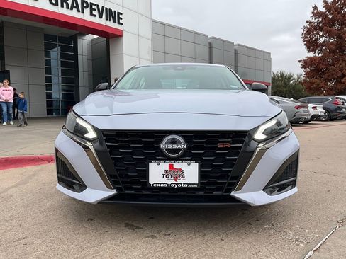 Used 2025 Nissan Altima 2.5 SR image 4