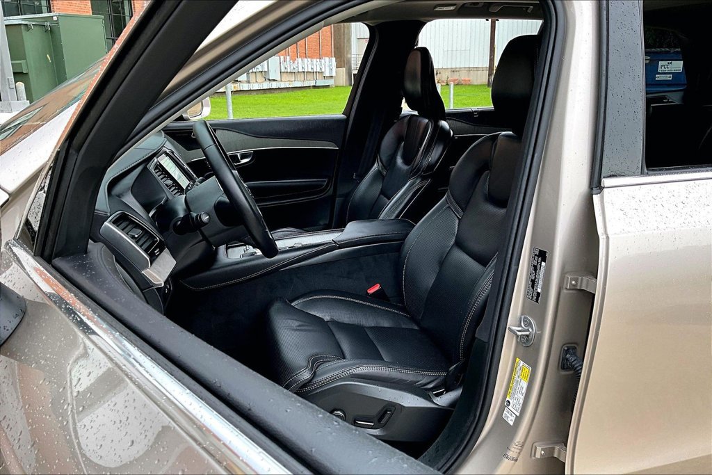 Certified 2024 Volvo XC90 T8 Ultimate w/ Protection Package Premier AWD/4WD image 31