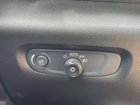 Used 2022 Chevrolet Traverse Premier w/ LPO, Floor Liner Package FWD image 24