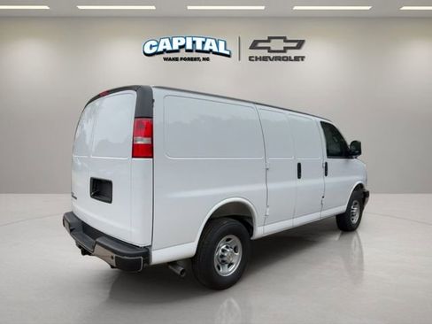 New 2025 Chevrolet Express 2500 Work Van w/ Driver Convenience Package image 5