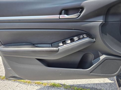 Used 2023 Nissan Altima 2.5 SV FWD image 8