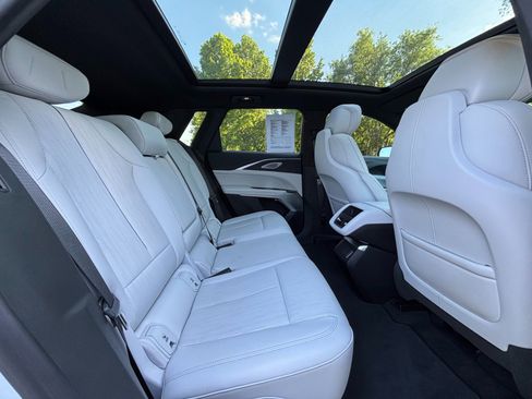 Used 2024 Cadillac Lyriq Sport RWD image 19