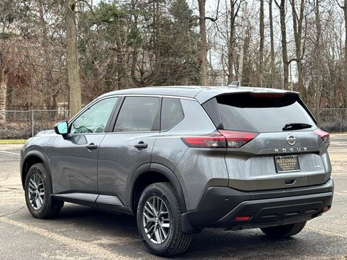 Used 2021 Nissan Rogue S AWD/4WD image 3