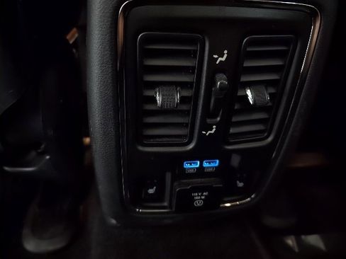 Used 2017 Jeep Grand Cherokee Summit image 32