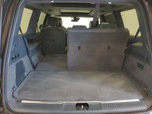 Used 2023 Jeep Grand Wagoneer Series II AWD/4WD image 27