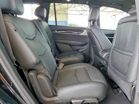 Used 2022 Cadillac XT6 Premium Luxury w/ Technology Package FWD image 10