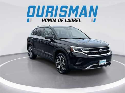 Used 2022 Volkswagen Taos SEL image 2